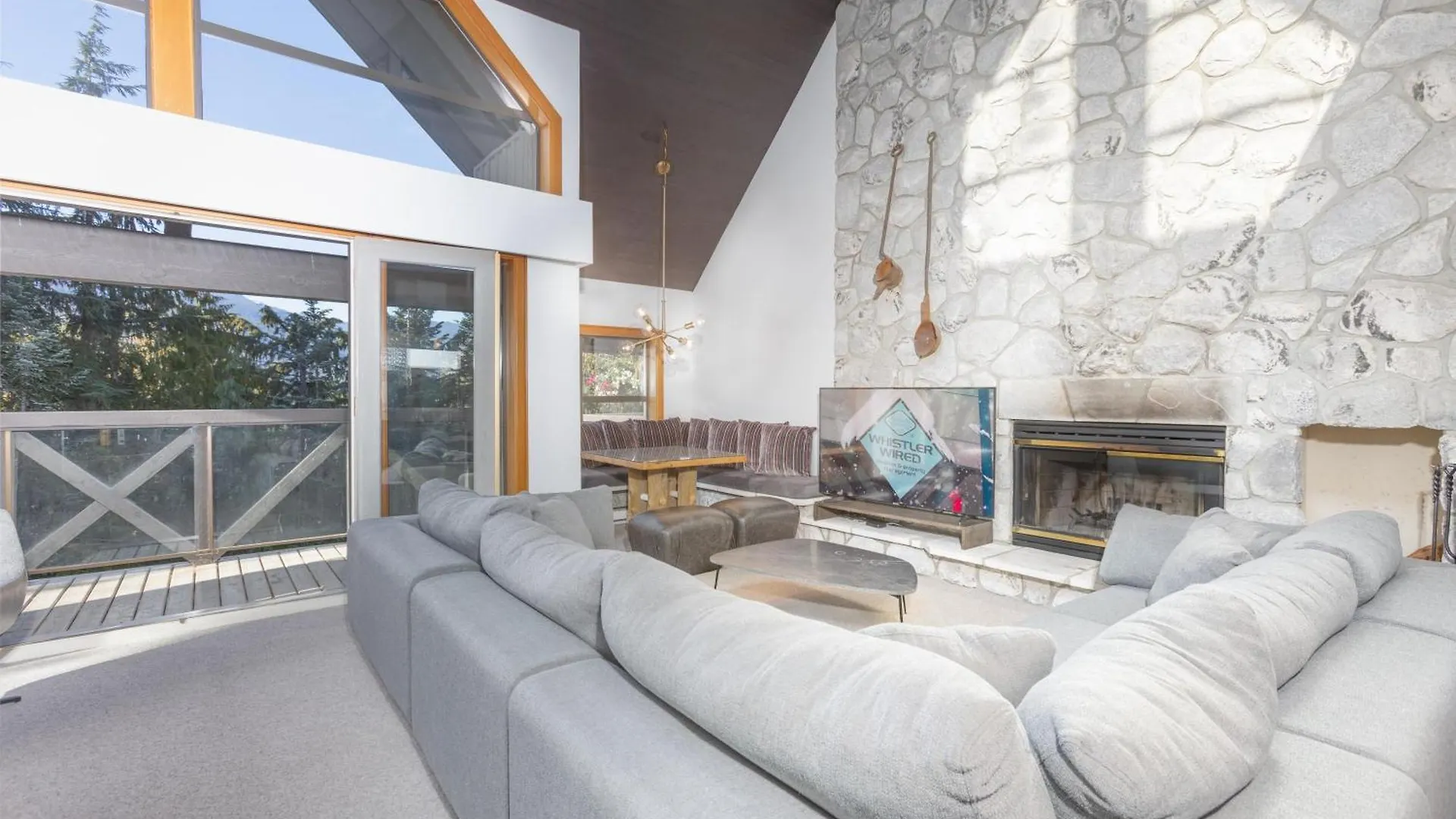 Pinnacle Ridge 06 Whistler Holiday home